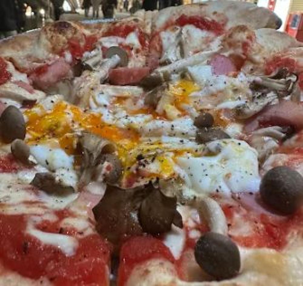 画伯 【GAHAKU】 OSAKA PIZZA